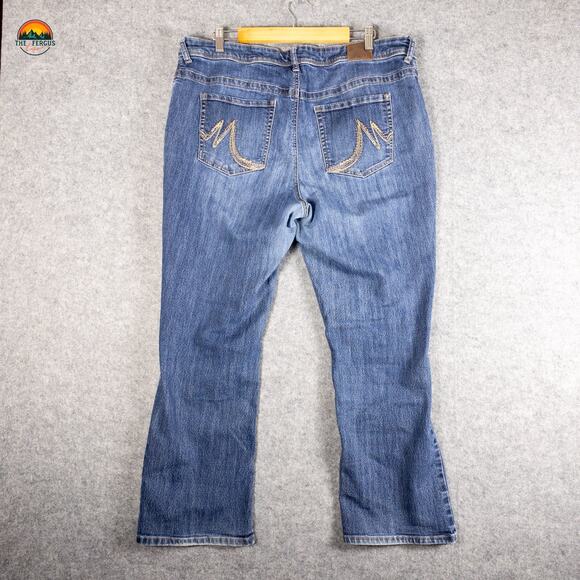 Maurices Cropped Jeans Blue Medium Wash Pockets Denim Women's 18W Short - Picture 3 of 10